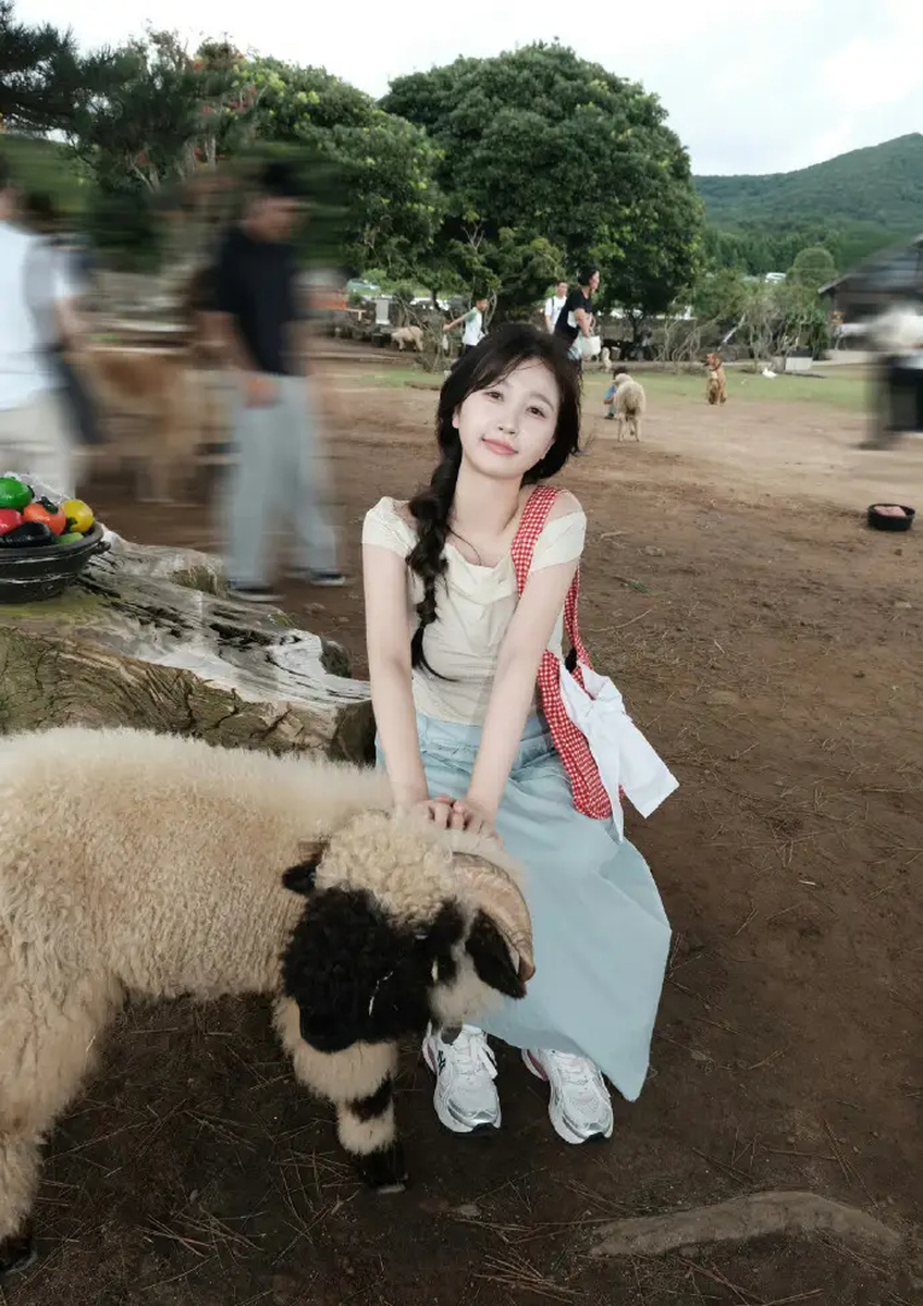 女明星图片高清写真 赵露思 b641a22049d14867b3d7b6540464e92d.jpeg