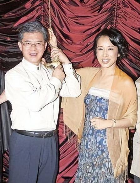 原创朱玲玲：二婚再嫁豪门，长子娶了郭晶晶，晚年的她却有了新烦恼