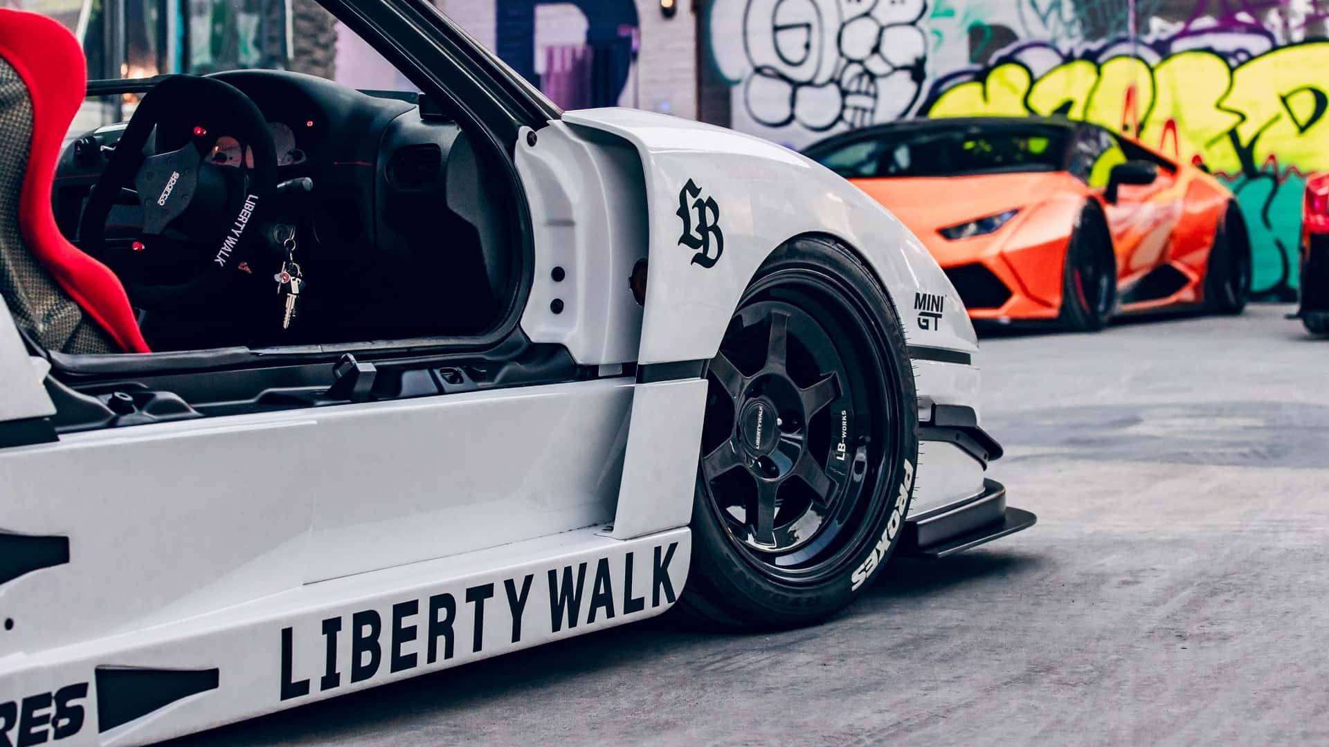 F1赛车世界：原创
                Liberty Walk再出新宽体套件，日式小跑车摇身变成“法拉利”