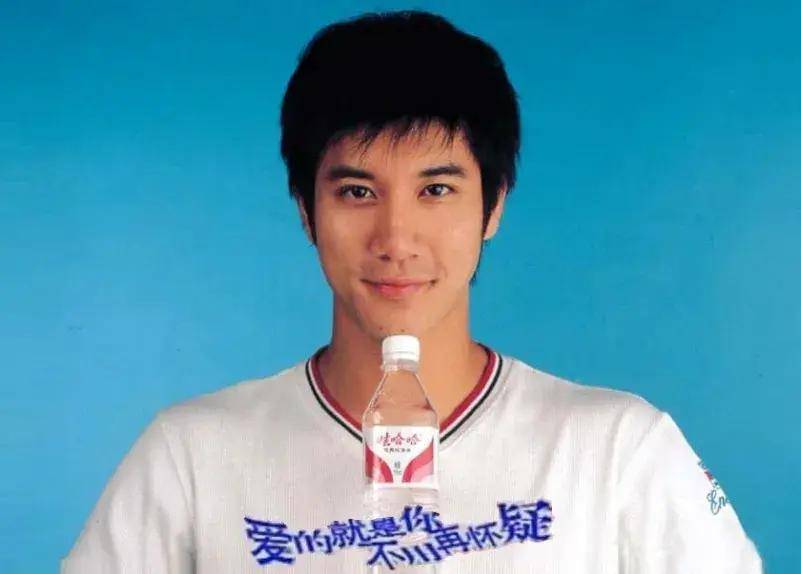 原创王力宏：内地第一个广告娃哈哈，代言20年不涨价，对宗老知恩图报
