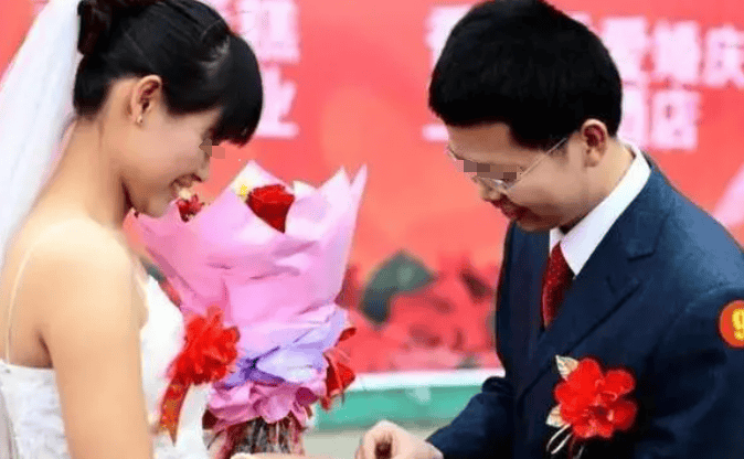 房产证上尽量别写夫妻二人的名字，遇到这些情况特别麻烦！