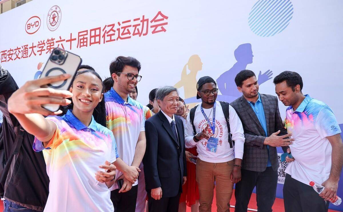 曹德旺的福耀科技大学，尚未开课已换三任校长，王树国能当多久？
