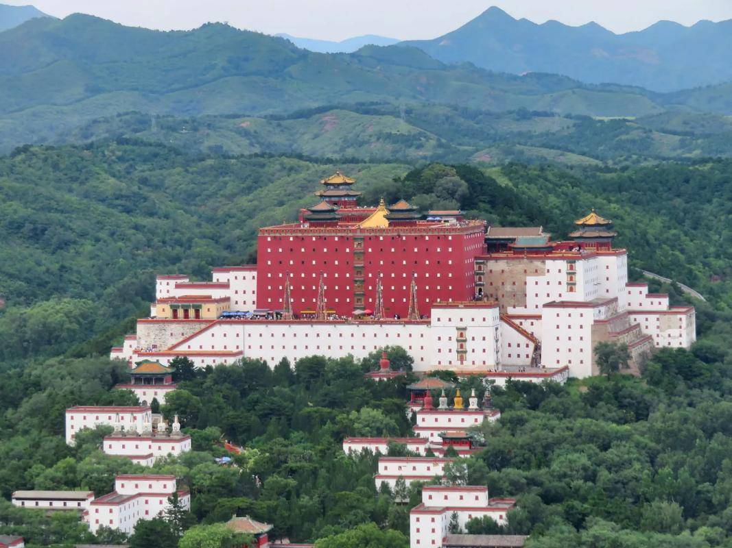 完美电竞河北夏天适合避暑的景区:历时约90年才完工是中国园林艺术代表(图2)