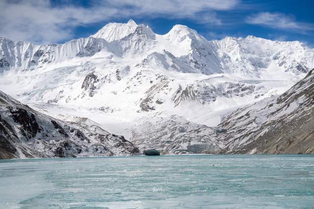 庚东冰川，虽然掉了无人机，但有这样的风景也够了