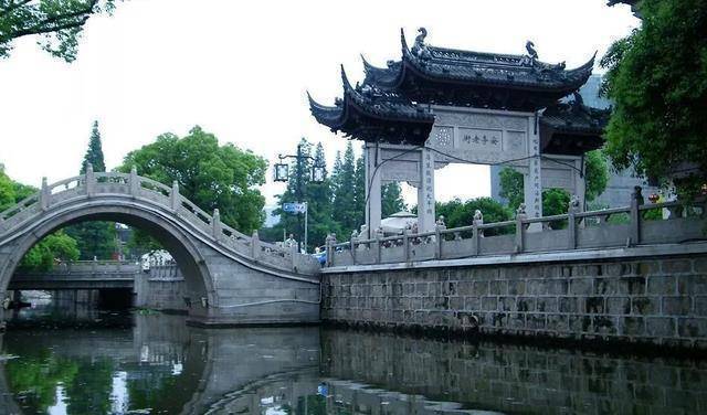 上海一座“千年古镇”，风景秀美古韵十足，却因客流量不足被摘牌