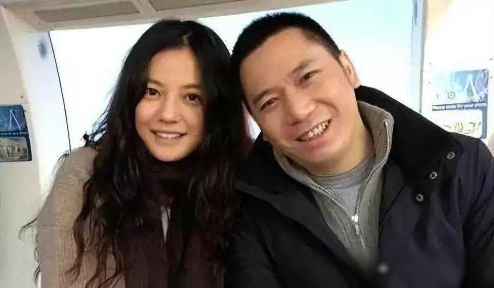 赵薇母亲魏启颖：家庭变故，子女事业受挫，丈夫离世