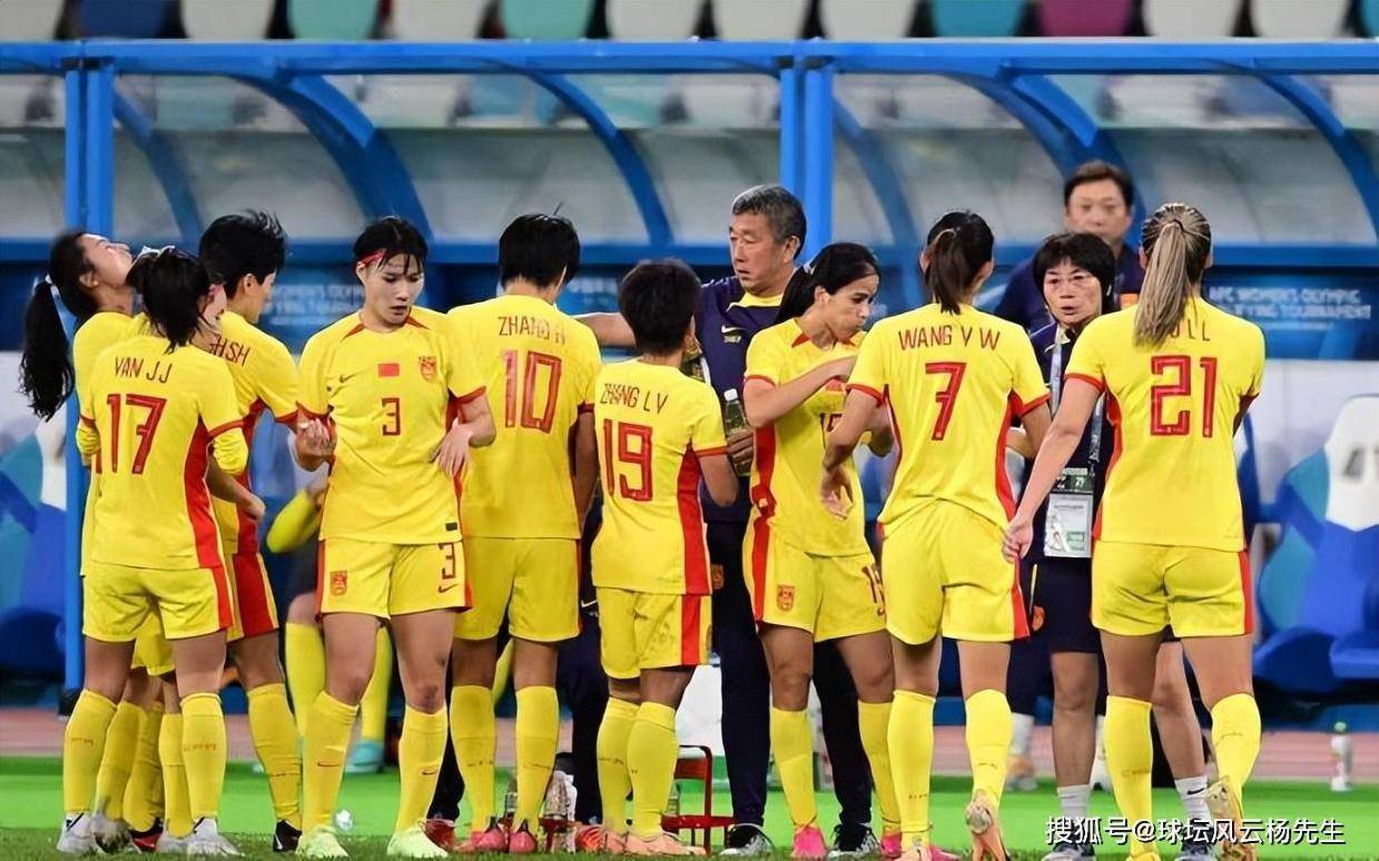 中国女足公布国家队27人集训名单，新任主教练开启执教生涯。武汉队成国脚大户