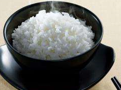 蒸米饭时，别只知道傻傻加水，记得多加这两步，晶莹饱满粒粒分明