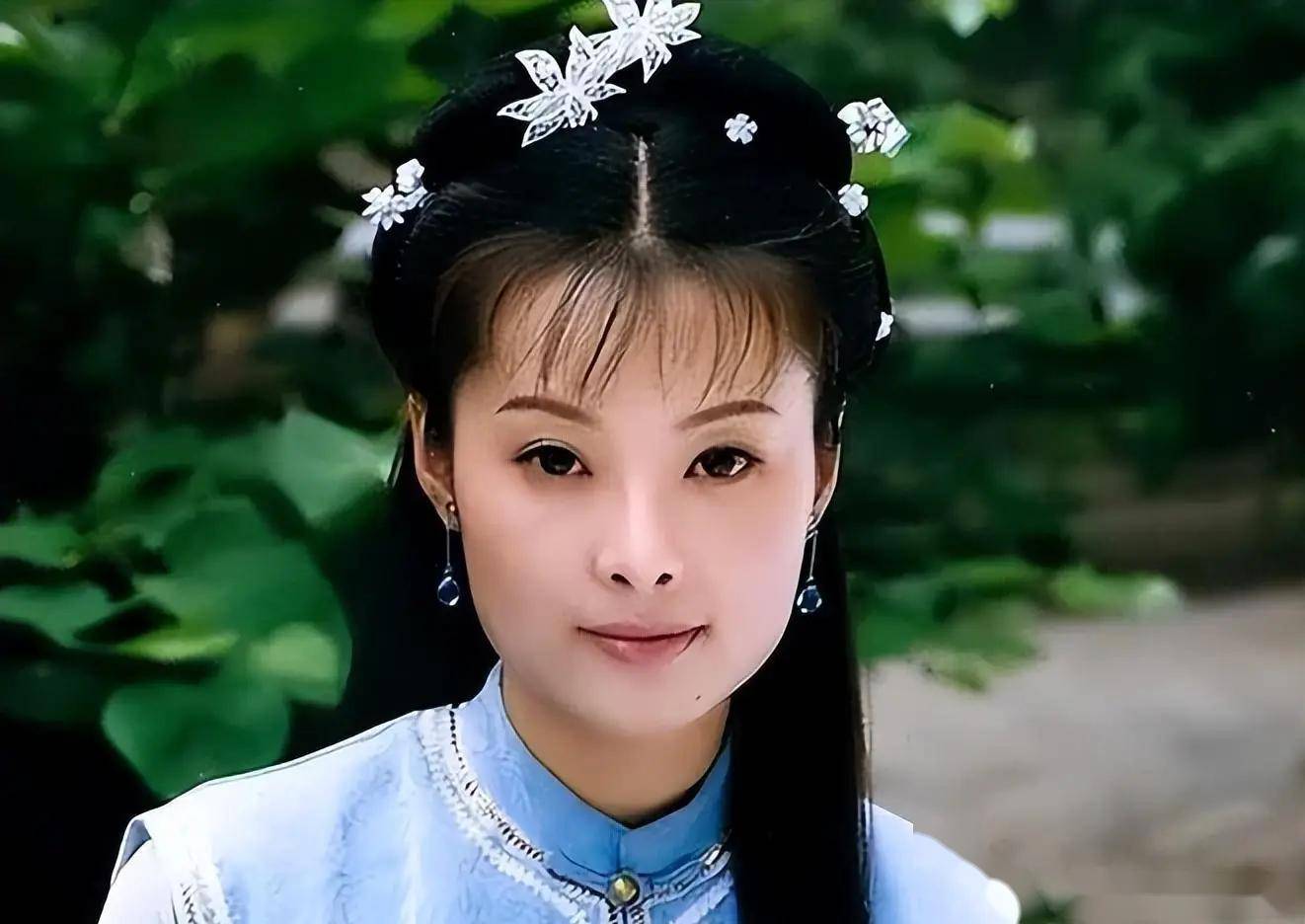 袁立的性感魅力无人能敌,看到她你就知道什么是真正的尤物!这谁顶得住!