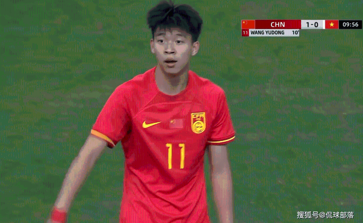 1-0！中国队开门红，3分排名第1，国青C罗3场3球，下场战亚洲冠军