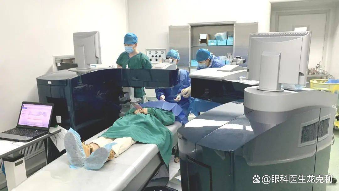 青岛眼科医院龙克利：关于近视激光手术的那些碎碎念