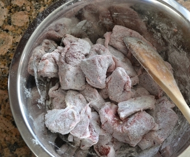 新疆师傅教你羊肉怎么清除膻味，让肉又烂又软