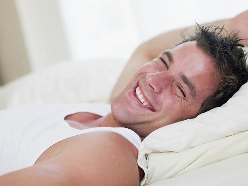 男人经常“裸睡”，身体可能会产生这3个“变化”，你中招了吗？