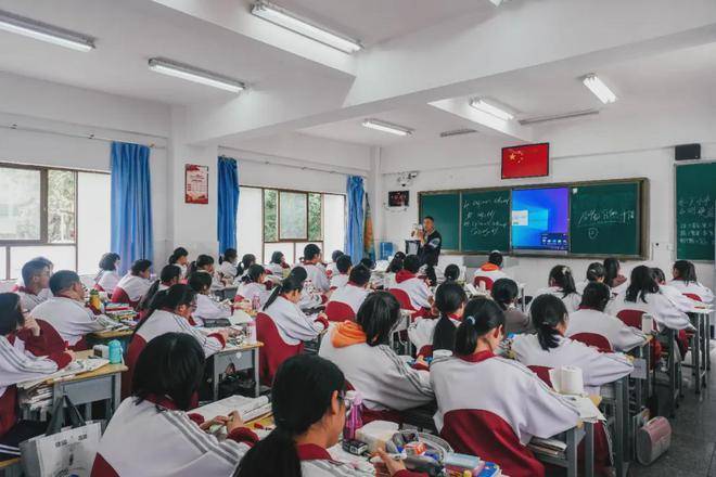 番茄视频：香港精准资料免费公开-“山东19万文科生滑档”为谣言 警方：系教育公司人员为博眼球招揽生意发布 已被拘留5天