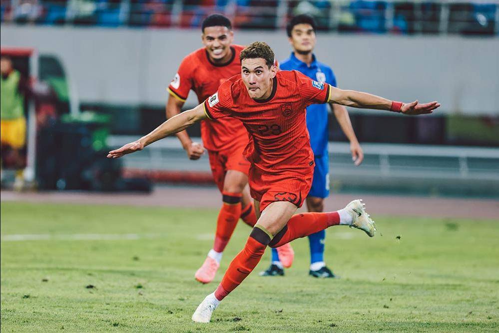 原创3-1，4-1！男足爆冷：2胜韩国队，狂轰7球，巴萨式配合+天才爆发