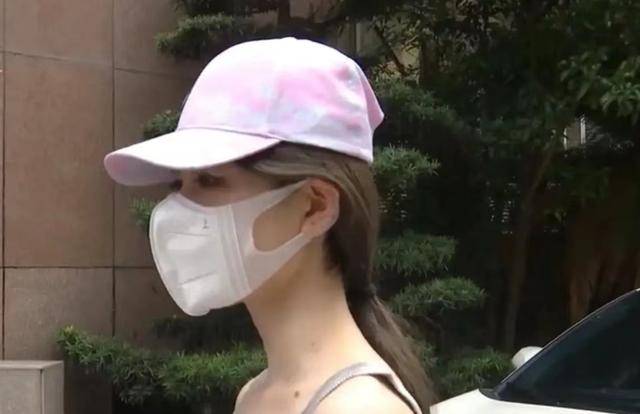 女子报名一半岛·BOB对一私教课教练主动约她练臀桥练习时她突然脑出血(图7)