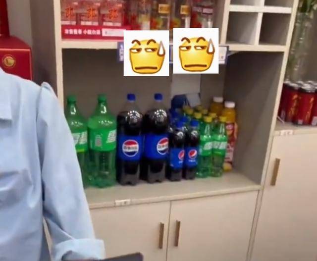 原创 男子在餐厅吃饭,结账时被收20元餐位费,店员:又不是我一家在收-去餐厅吃饭被收取餐位费违法吗