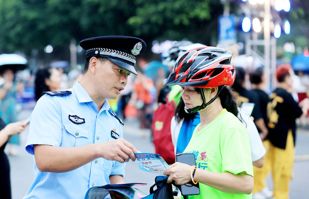 城市道路不是专业赛道，安全比速度更重要