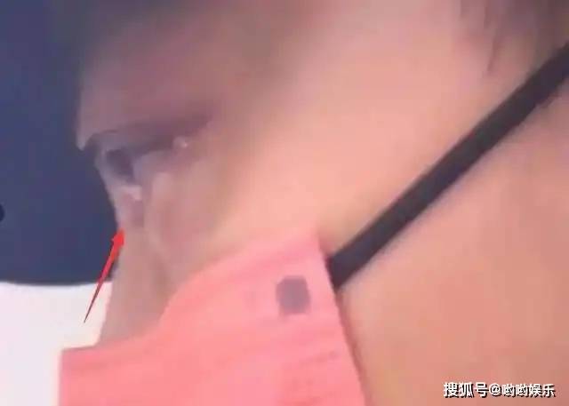 原创李易峰低调现身某餐厅，颜值身材依然在线，疑似转为幕后当投资人