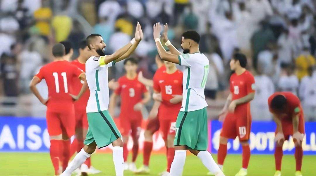 国足1比2不敌沙特但展现拼搏精神 提升实力还需年轻一代的培养