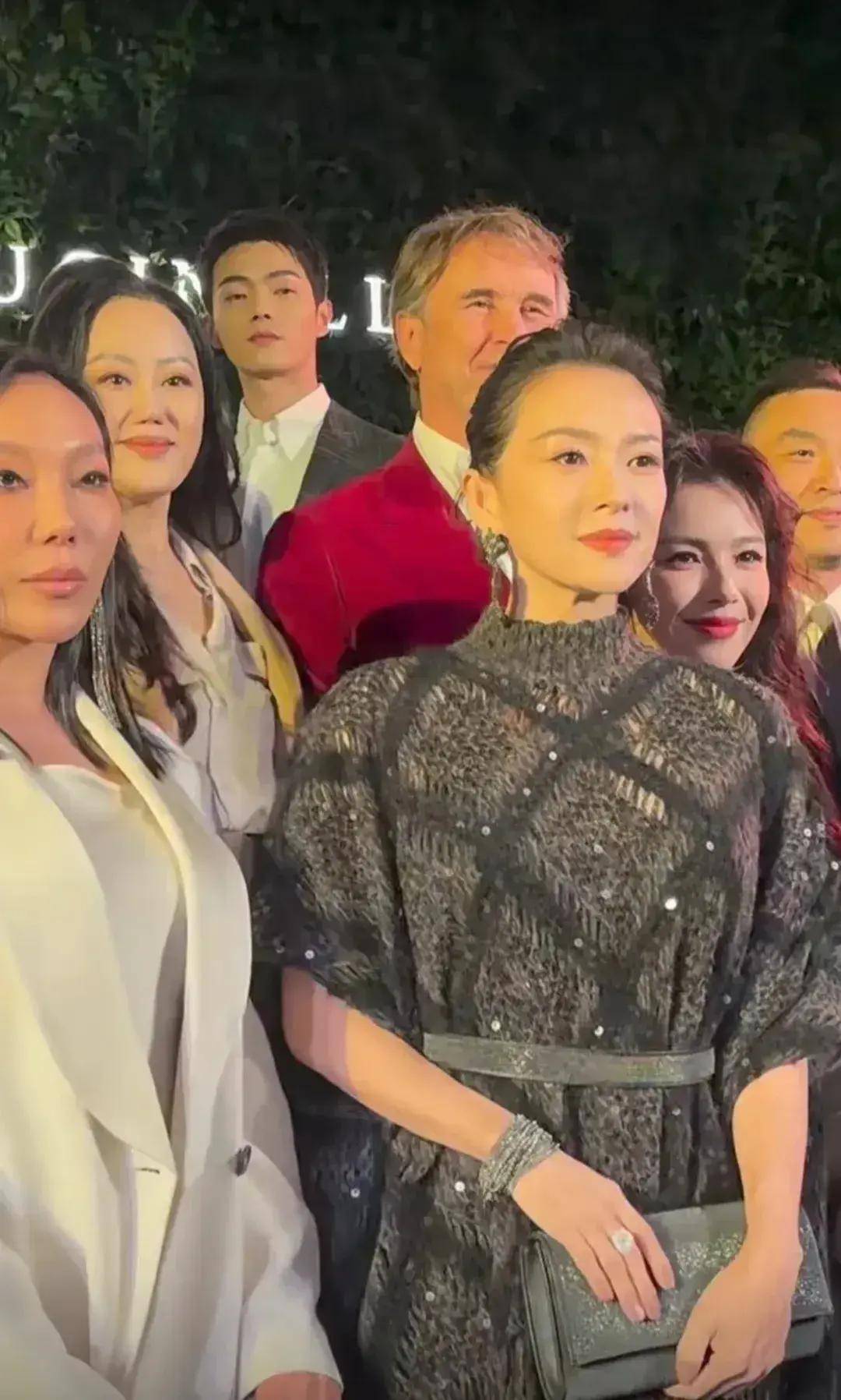 原创            刘涛章子怡同台比美，刘涛一头卷发显年轻，章子怡气场好强大（陈伟霆前度挽留视频在线观看）
