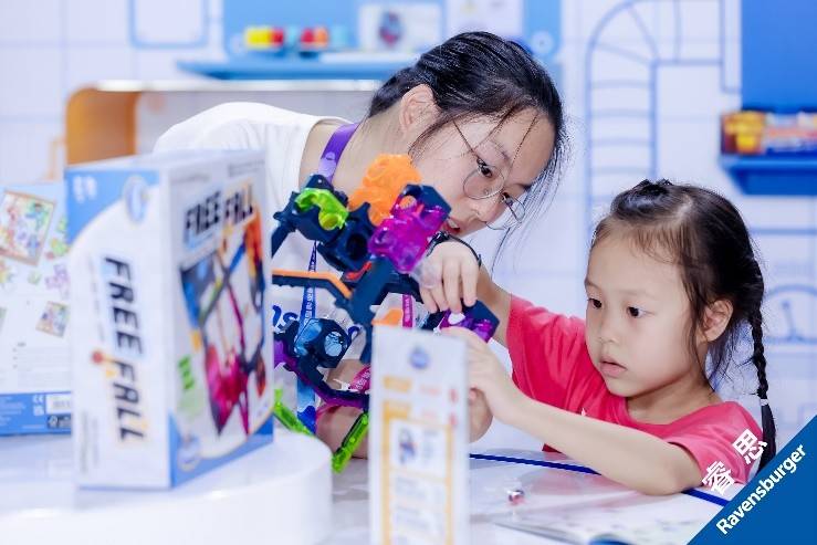 益智玩乐睿思伴 德国百年玩具巨头睿思Ravensburger 亮相2024年中国玩具展(图9)