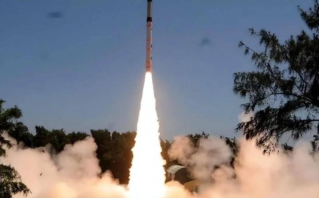 誓言血洗以色列！伊朗下令准备开战？美军机火速行动，轰动全球舆论