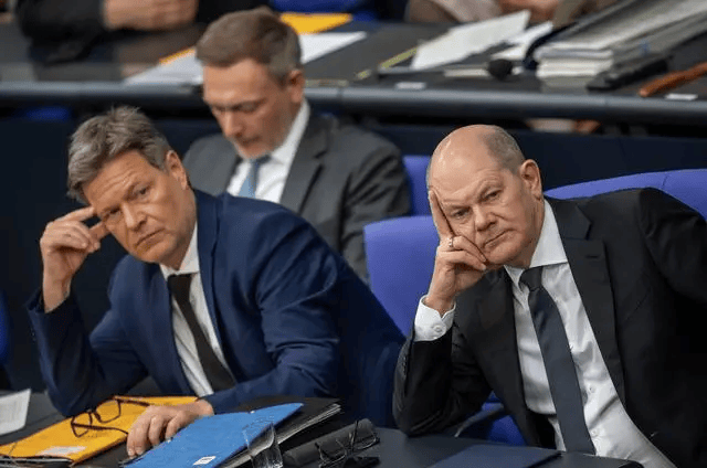 这次彻底当不成总理了?“压力越来越大”,朔尔茨终于改口! 这次彻底当不成总理了?“压力越来越大”,朔尔茨终于改口!