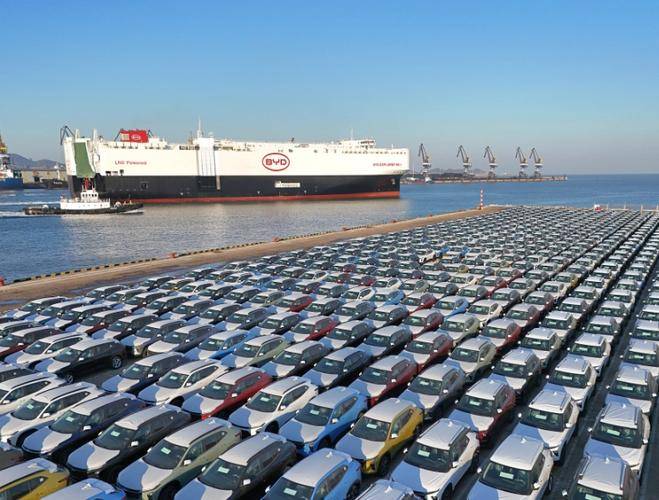 大反转！欧盟对华态度骤变，冯德莱恩急踩刹车，特朗普“神助攻”