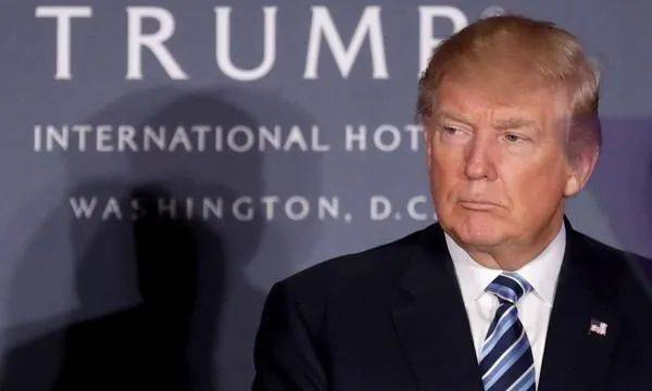 特朗普怕了，默克尔重出江湖！用16年执政经验，给欧洲支了个招