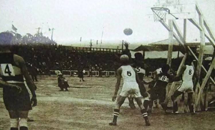 NBA职业联赛中文官网__实时赛程比分+球队资讯体谈记忆｜吸取经验丰富打法看解放前上海篮球运动的不断发展