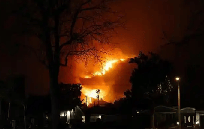 15万人无家可归,拜登收到晴天霹雳,美州长直言:我们控制不住了 15万人无家可归,拜登收到晴天霹雳,美州长直言:我们控制不住了