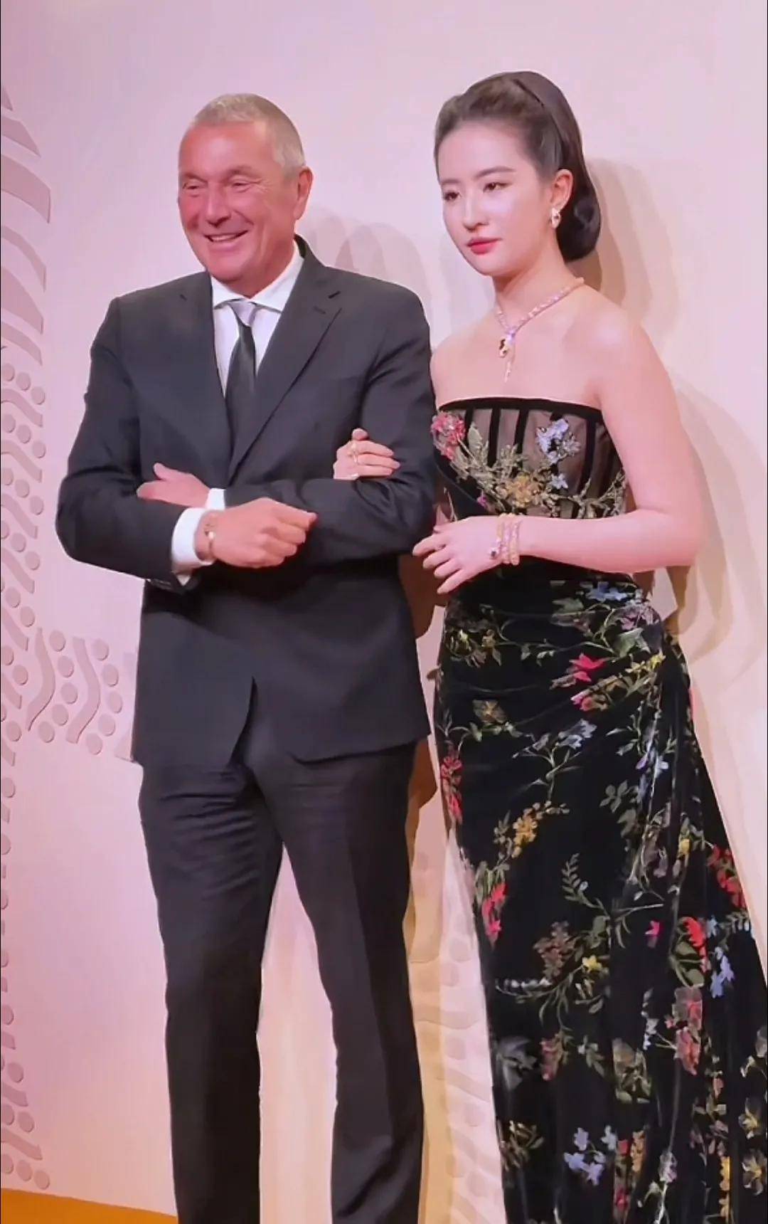 ����Ʊ������״̬,37����������,������վ���۷�����ɽ��