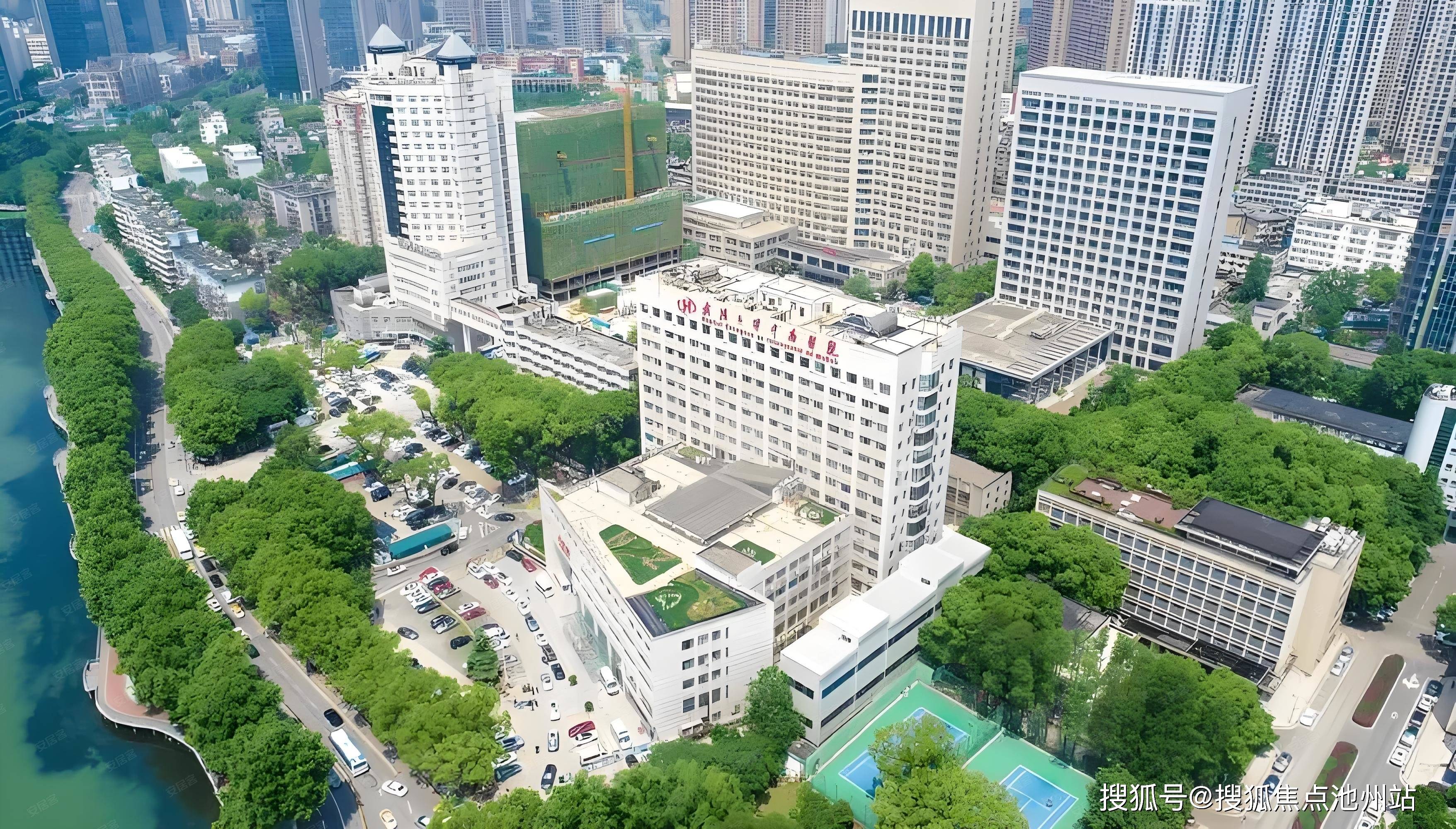 约1.3km就是武汉大学中南医院，日常就医也十分方便，同时也可驱车快速抵