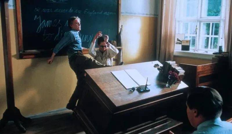 《教师别恋 》：大尺度影片都能被我挖到，来看一场师生间的禁忌之恋