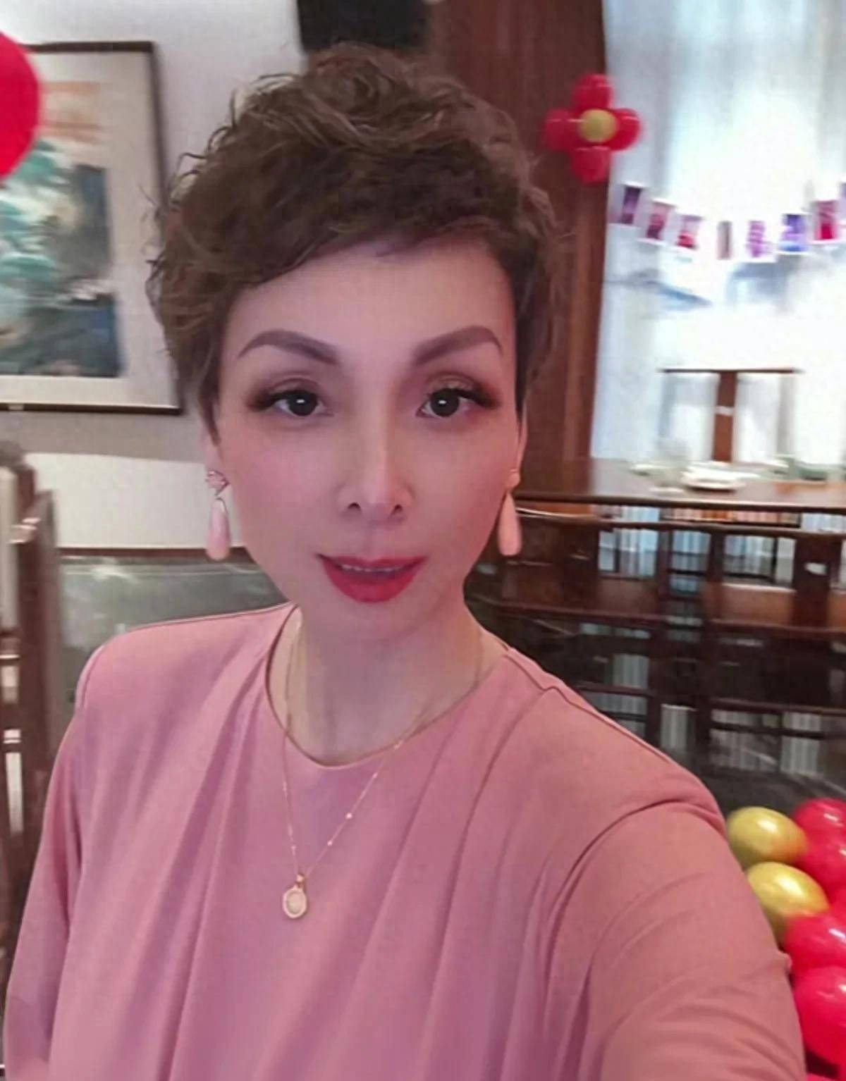 黄金吃瓜娱乐马筱梅临行前送洋洋总生日礼物老铺黄金项链张兰送的更绝