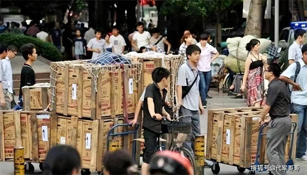 华强北“山寨手机王子”：曾拥有亿万财星空体育平台富如今沦落街头让人唏嘘(图7)