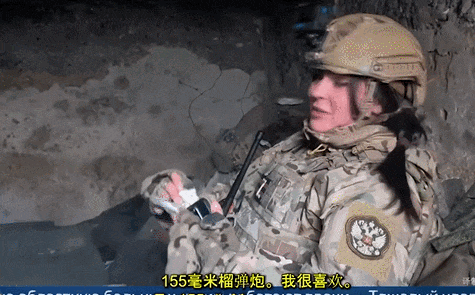 俄罗斯美女记者踩中地雷被炸死，乌女记者直播被无人机袭击惨叫？