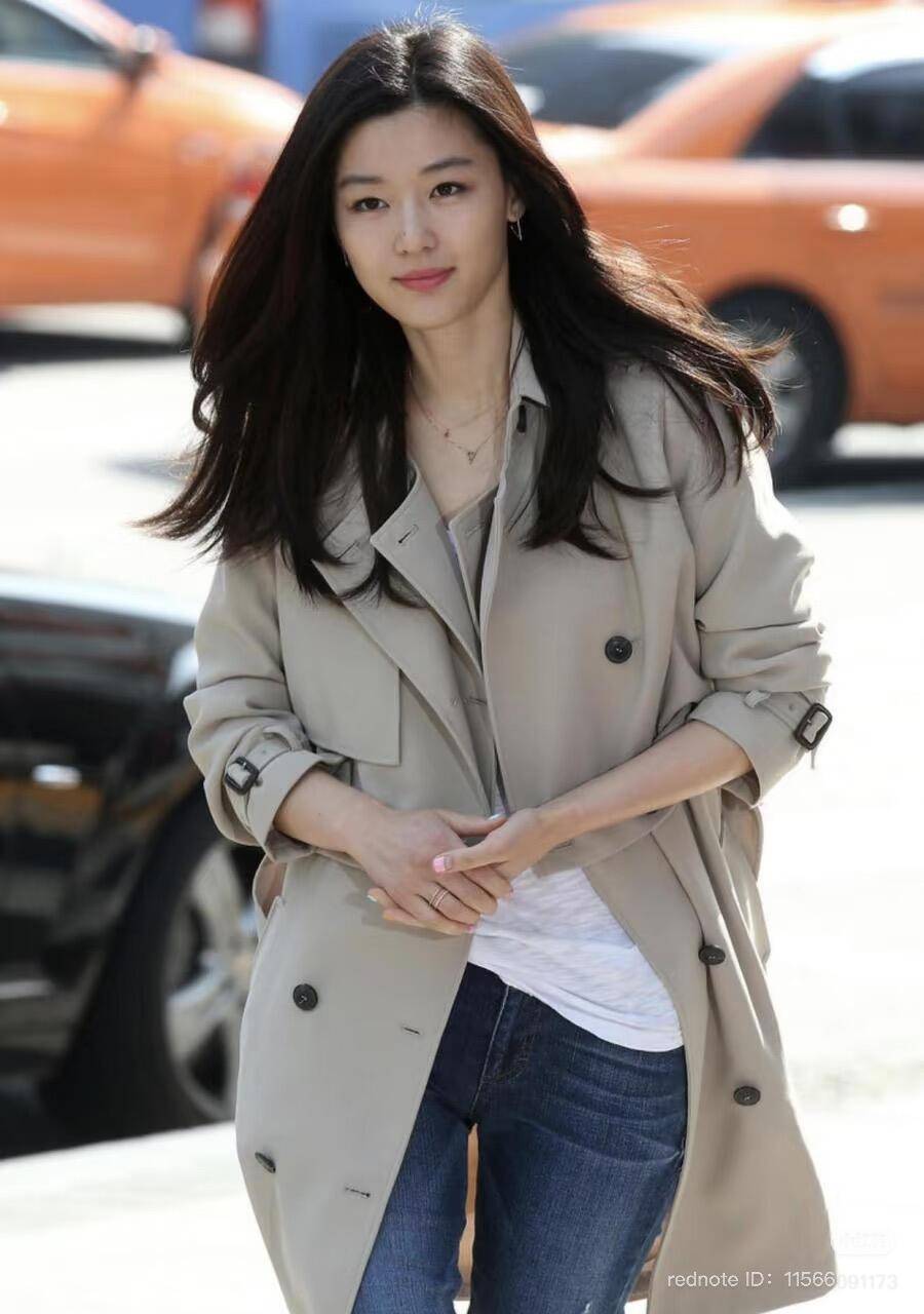 加了她的魅力。4. 全智贤 - 身高174cm的完美比例，气质与性感并存的女神。