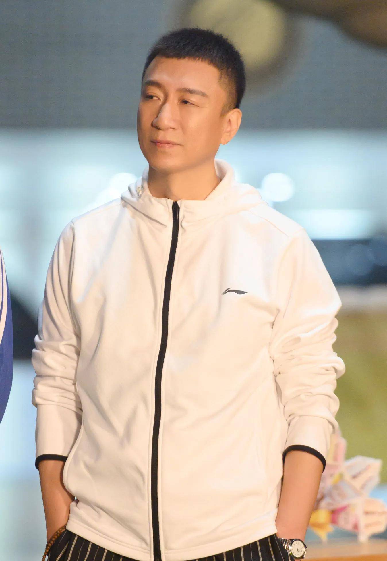 孙红雷买瓜表情包孙红雷分手修罗场43岁姐姐捧红小狼狗20年后颁奖打脸！