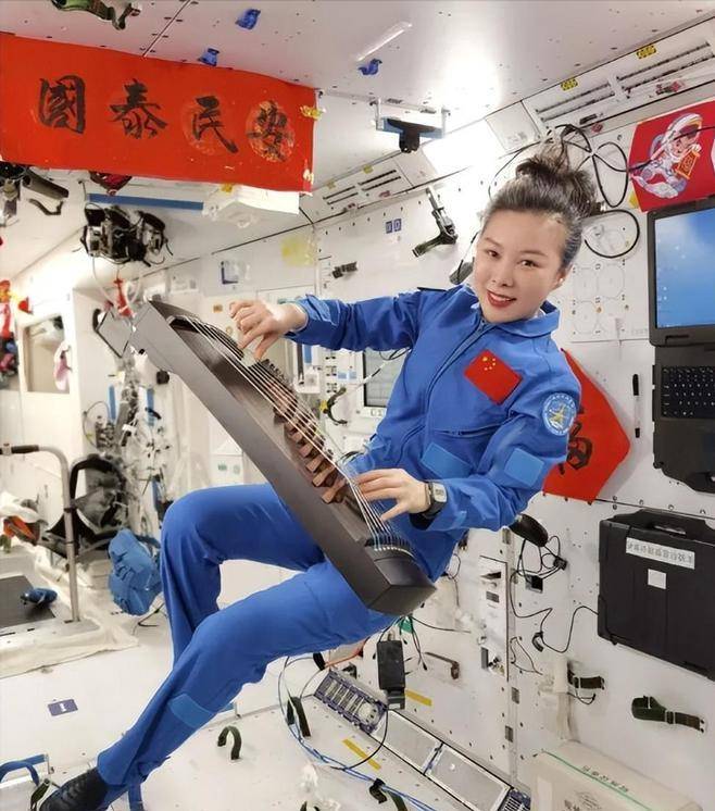 原创             女航天员飞往太空前，为什么要吃避孕药？这是为了防止发生什么？