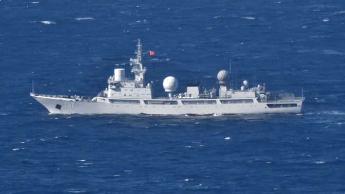 山东舰返航，美菲稍稍松了口气，四艘军舰突然出现，美军死心了