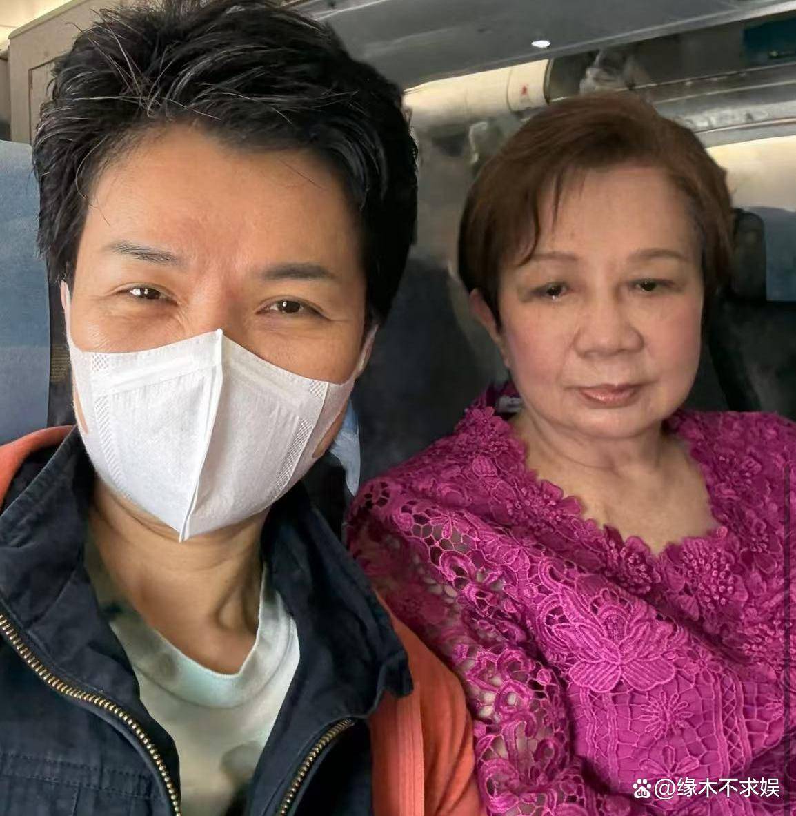 小S婆婆澳门旅游，眼含泪光心情悲痛，眼角淤青疑似受伤！