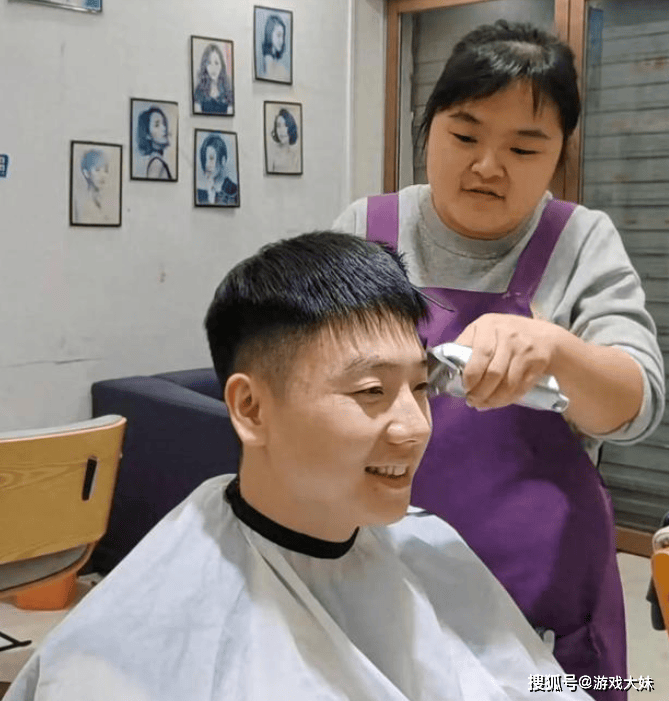 网红理发师李晓华接受采访直言没赚到钱热度褪去后亏了3万JN江南app(图2)