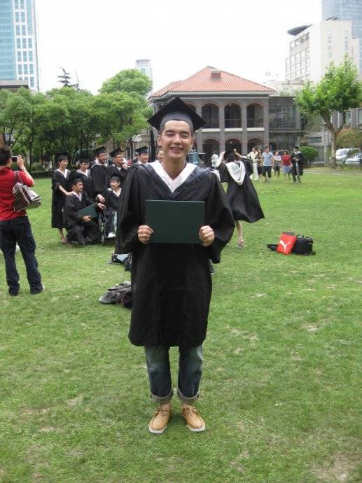 娱乐圈开始卷学历？黄晓明金世佳考上博士，成林更新上戏学弟