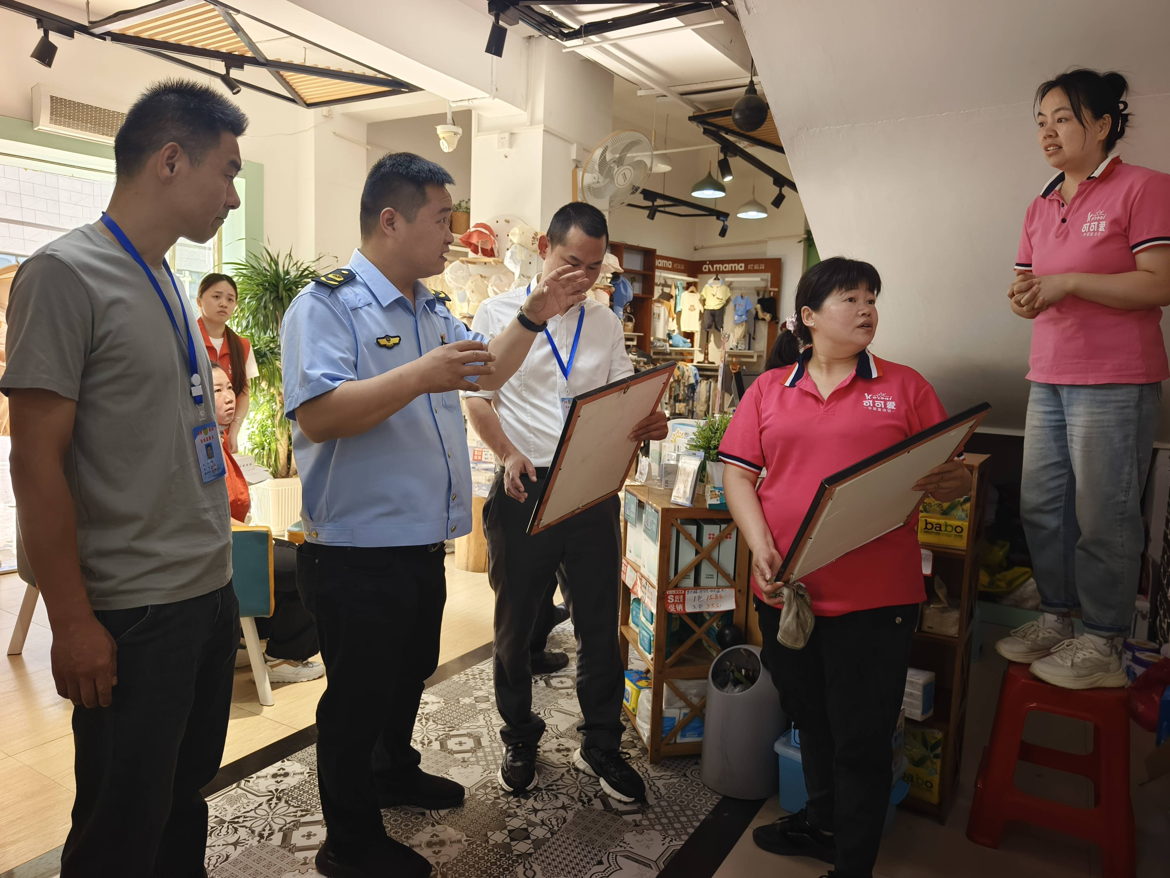 星空体育入口汉川市开展母婴用品专项检查筑牢安全消费屏障(图3)