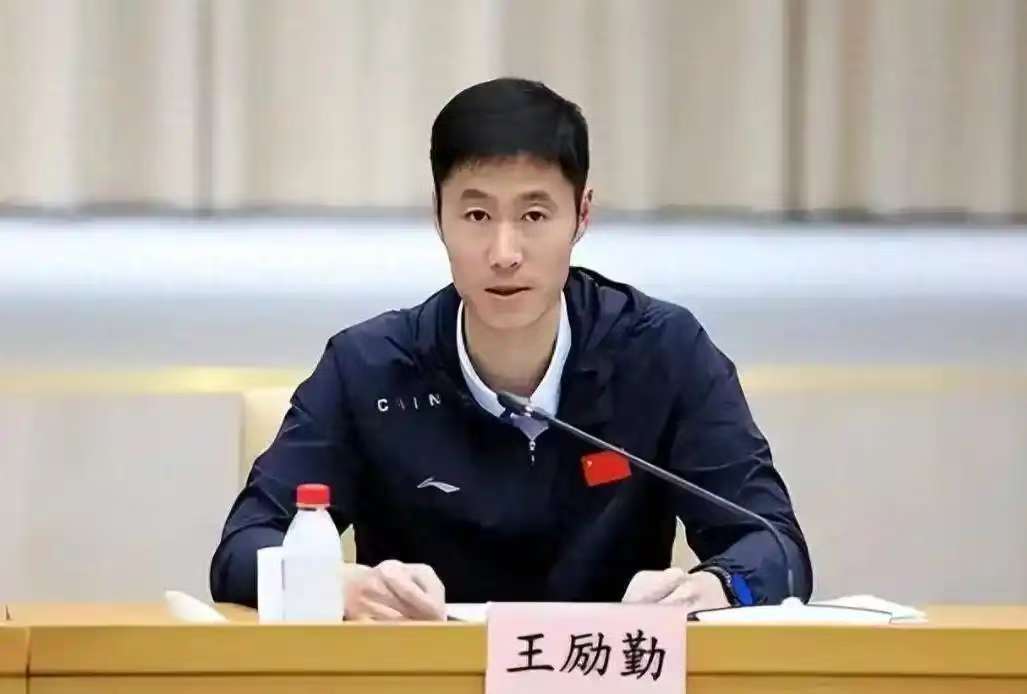 原创             迎得力帮手！奥运冠军助力王励勤，马琳成赢家，国乒掌门再出变数