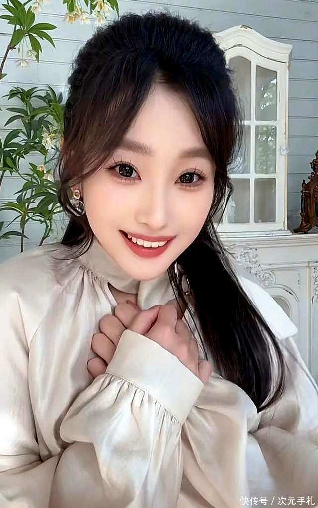 酱紫娱乐吃瓜短剧圈风波不断男主互撕引热议女主回应为何如此淡定