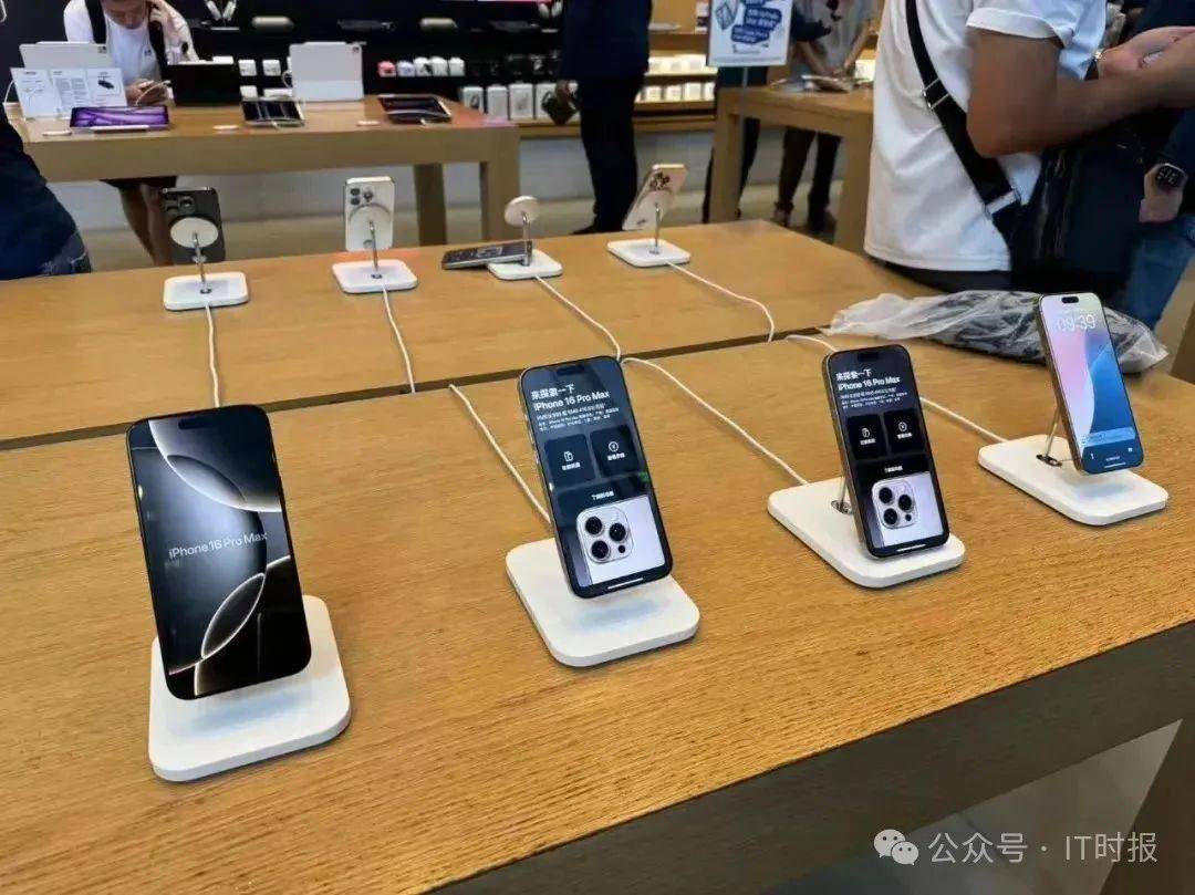 AI入华受阻，营收连跌7个季度， 十年后苹果将无足轻重？