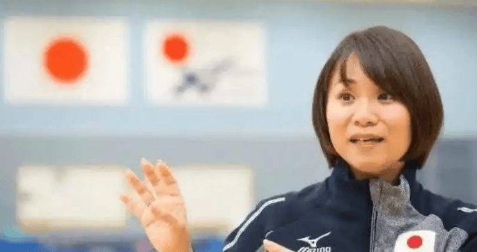 原创             伊藤美诚连败，谁注意伊藤妈妈对孙颖莎称呼改变，曾喊话赢中国队